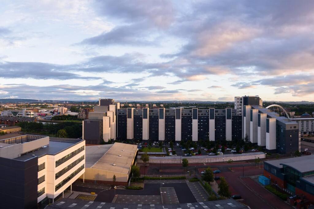 Trendy 10Th Floor Studio Apartment Glasgow Exterior foto